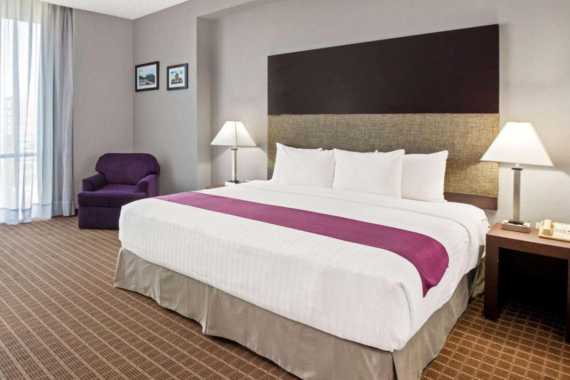 Chn Hotel Monterrey Norte, Trademark Collection By Wyndham Екстериор снимка